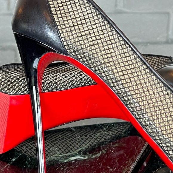 Christian Louboutin Fishnet PeepToe Platform Pumps with patent & kid leather - Picture 10 of 13
